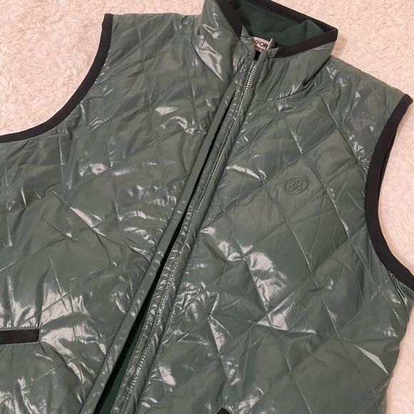 Silo ridge Green Quilted Vest by - Picture 15 of 15